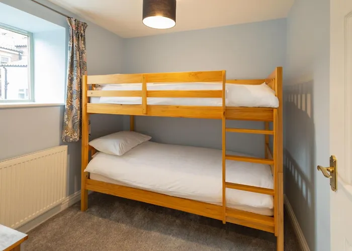 Host & - Croft Pickering